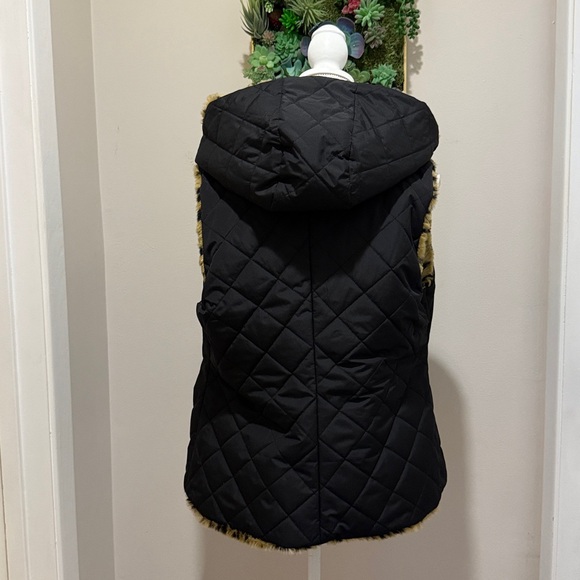 Kristen Blake Leopard Print Faux Fur Reversible Hooded Vest - Picture 4 of 6